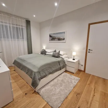 Gaestezimmer In Den Weinbergen - Exquisit Und Ruhig - Mit Self-check-in *