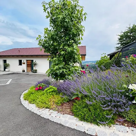 ホームステイ Gaestezimmer In Den Weinbergen - Exquisit Und Ruhig - Mit Self-check-in